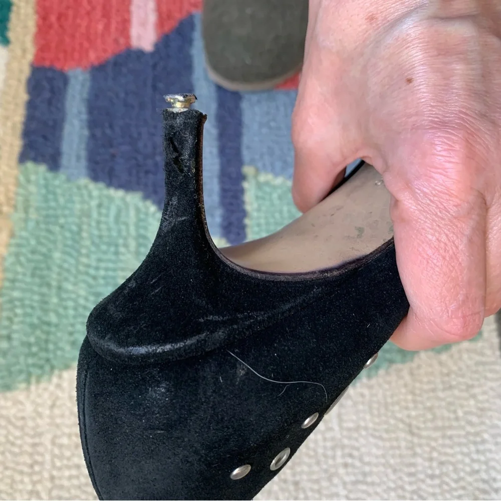 Sacco Black Suede Grommet Pointy Toed Scalloped Edge Kitten Heel Pumps Size 8 38 - Picture 16 of 16